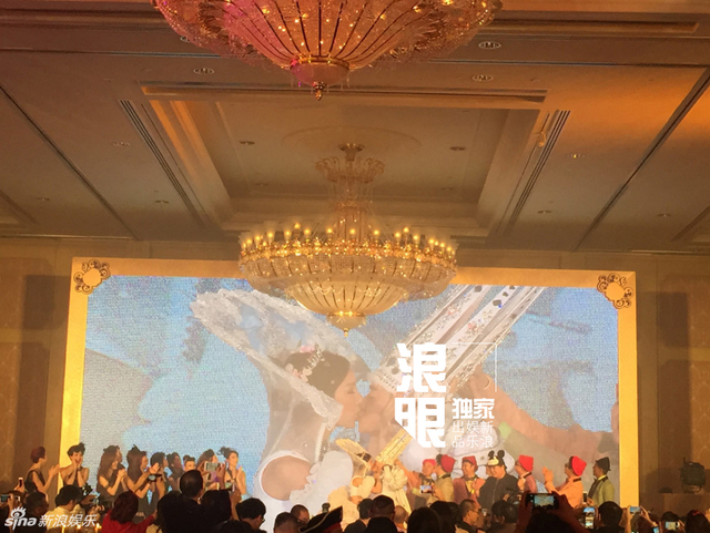 深情拥吻