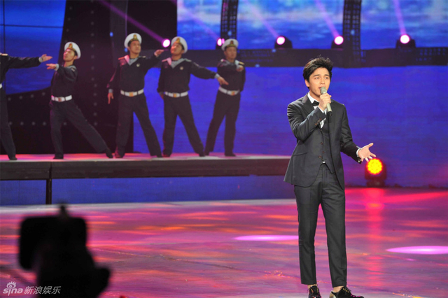 皖籍歌手李祥祥演唱《军港之夜》