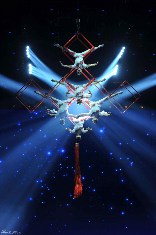 杂技《中国结》