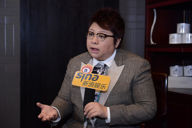 韩红接受新浪娱乐专访