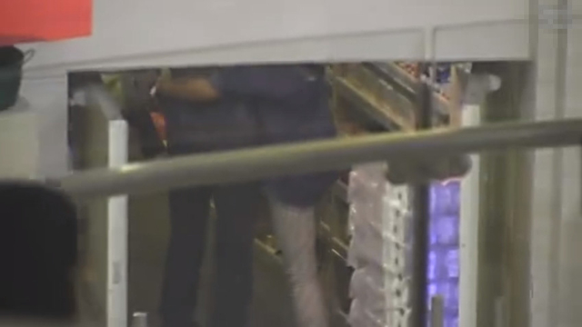 网曝陆川胡蝶领证 二人超市亲密搂腰被拍