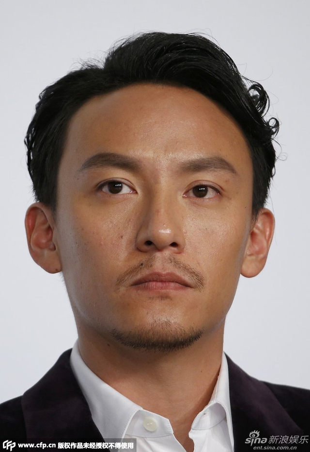张震