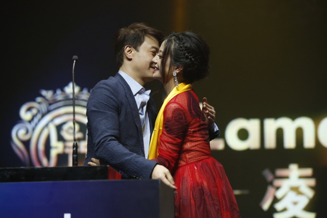 华鼎赵薇赢影后拥抱黎明