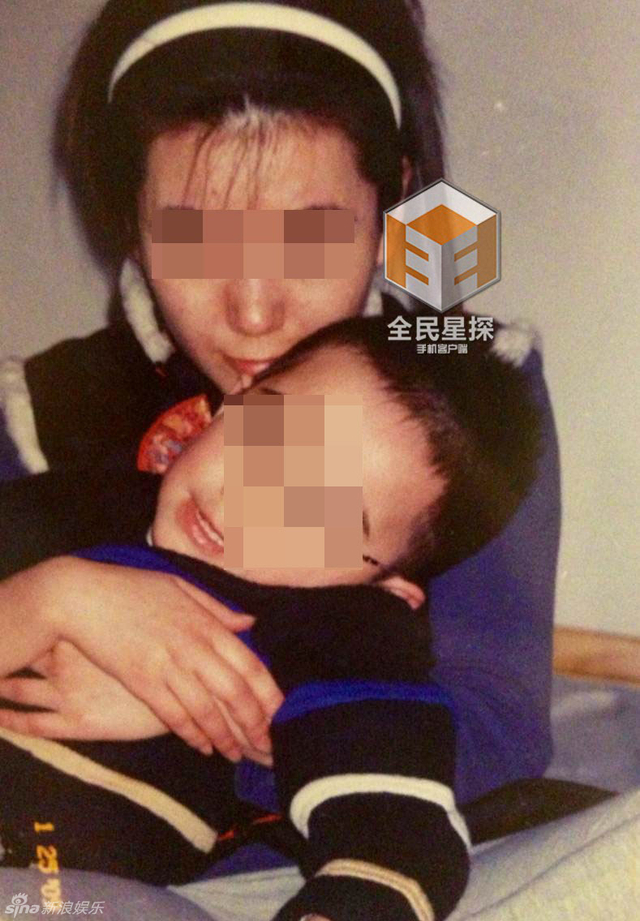 网传张铁林私生子与生母照片