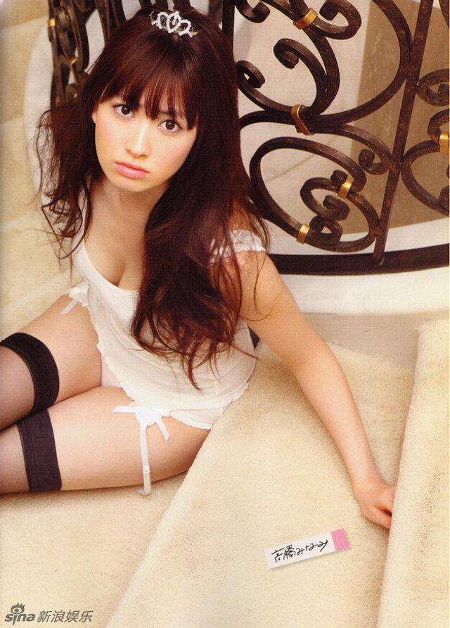 AKB48小嶋阳菜居家写真 黑丝性感长腿诱人
