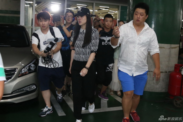 葛天现身被围堵