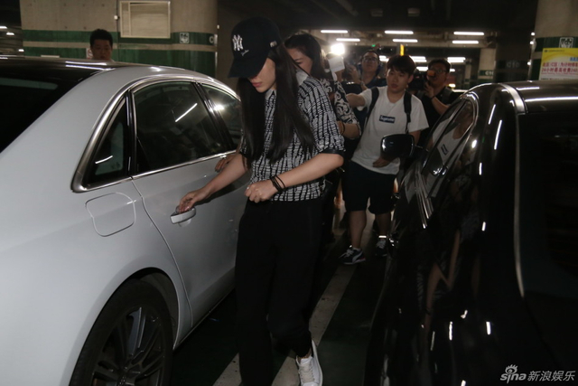 葛天现身被围堵