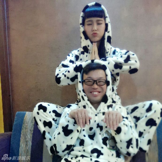 王迅90后娇妻撞脸唐嫣