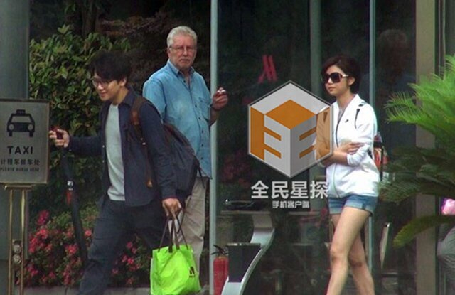 陈妍希竟然也从这家酒店走出