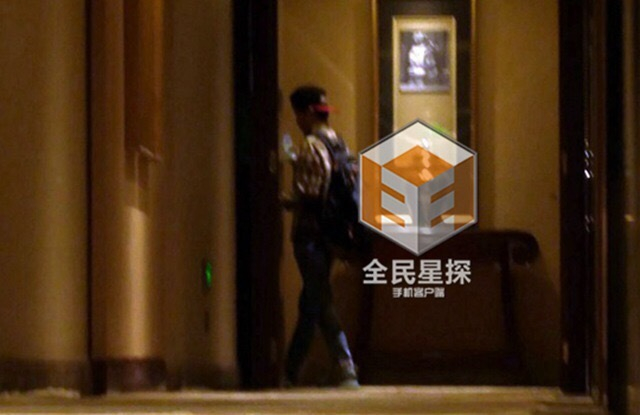 陈妍希的助理便走了进去