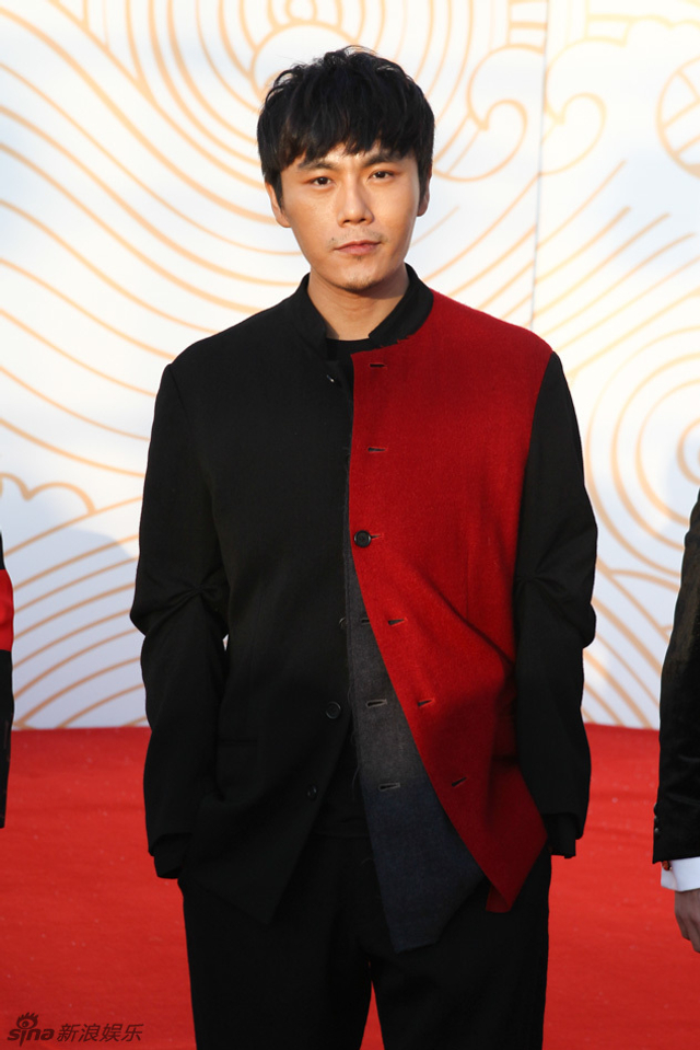 金鸡奖大爆冷 巴德玛击败赵薇拿影后