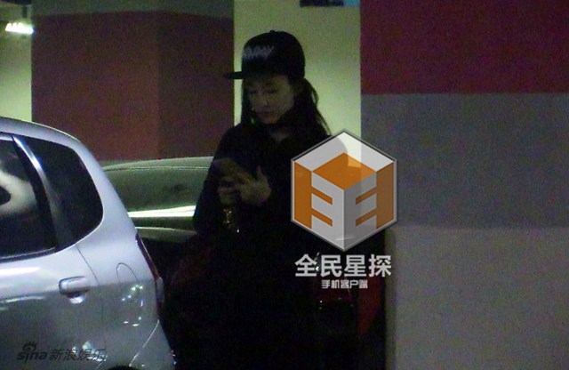 当她再次现身便已是深夜