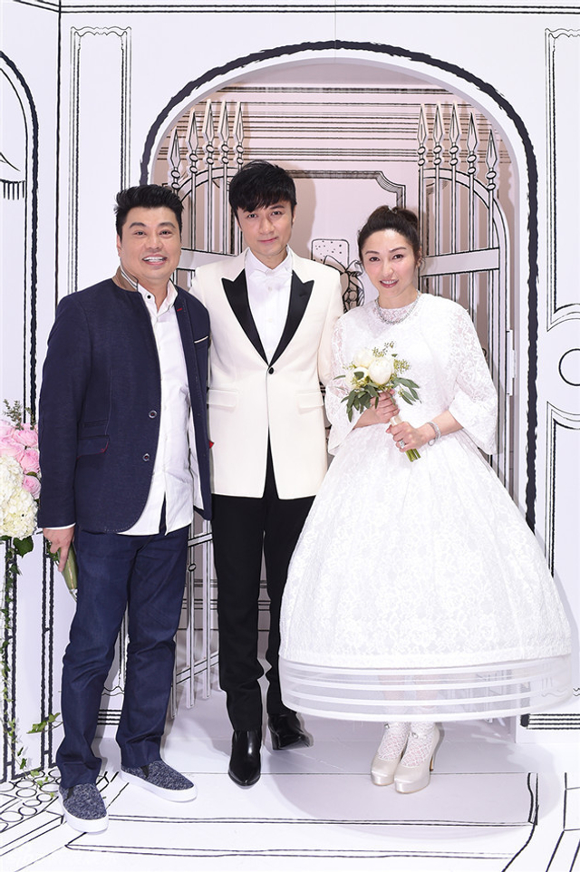 古巨基与陈韵晴进行了20年的爱情长跑,现场参加婚礼的明星众多,诸多