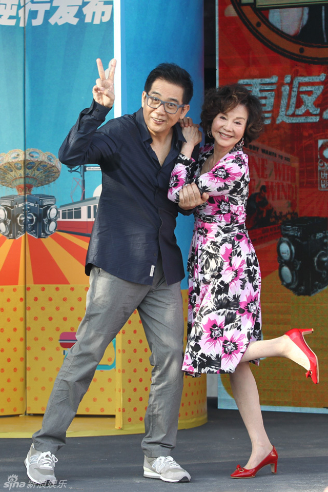 秦汉、归亚蕾合影