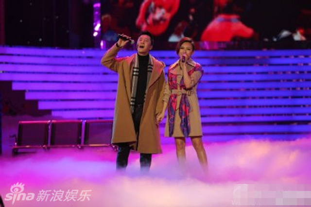 辽宁春晚毛宁与karey天天《我要回家》