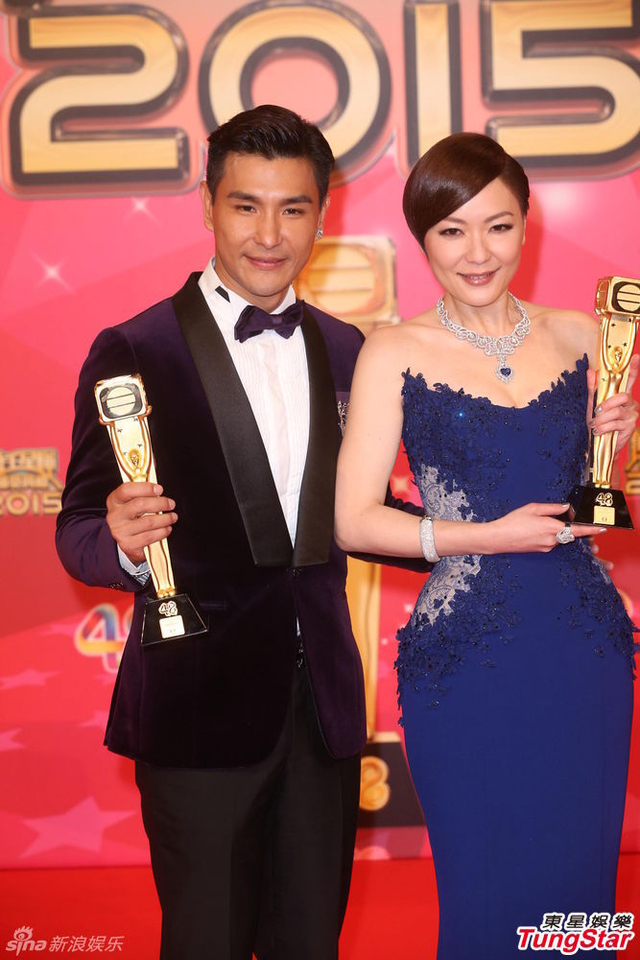 田蕊妮陈展鹏后台庆祝