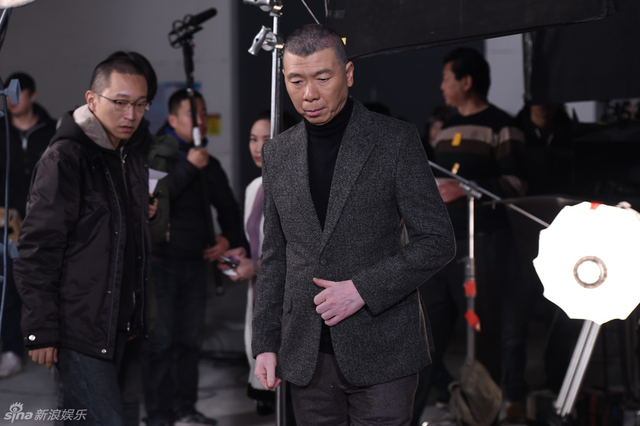 冯小刚与导演组沟通创作