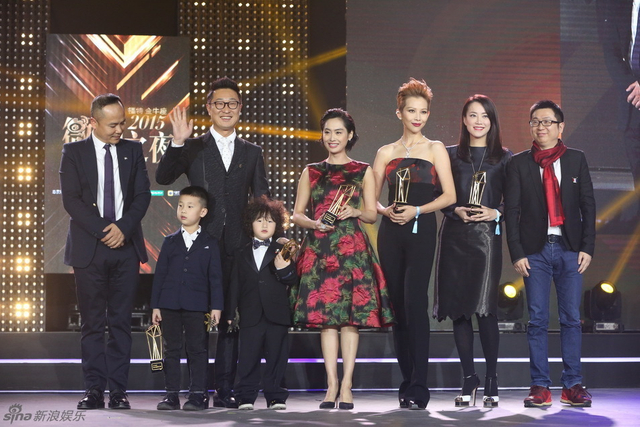 蔡少芬朱茵林永健等获年度综艺人物荣誉