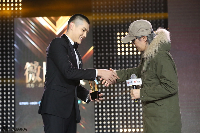 周星驰见证吴亦凡获微博之夜King荣誉