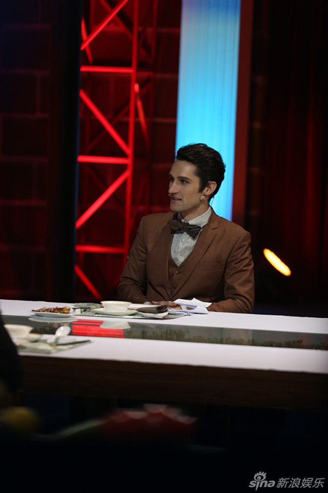 食鉴团成员罗斯文