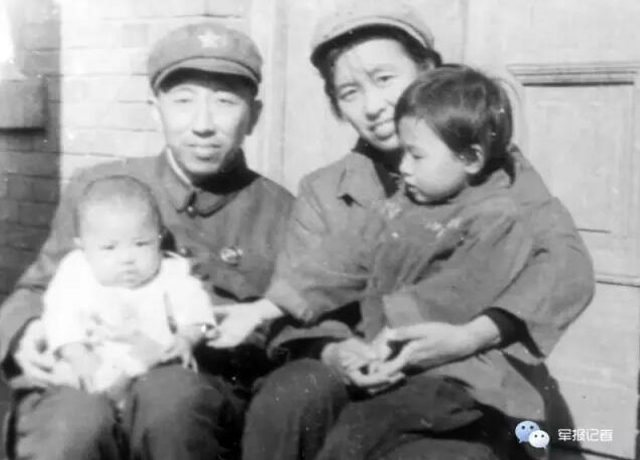 阎肃旧照