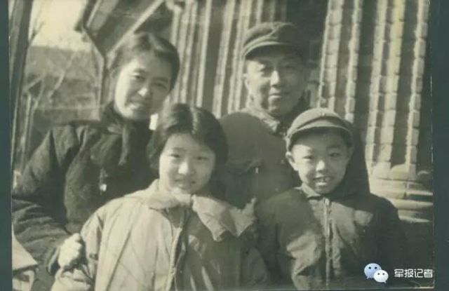 阎肃旧照