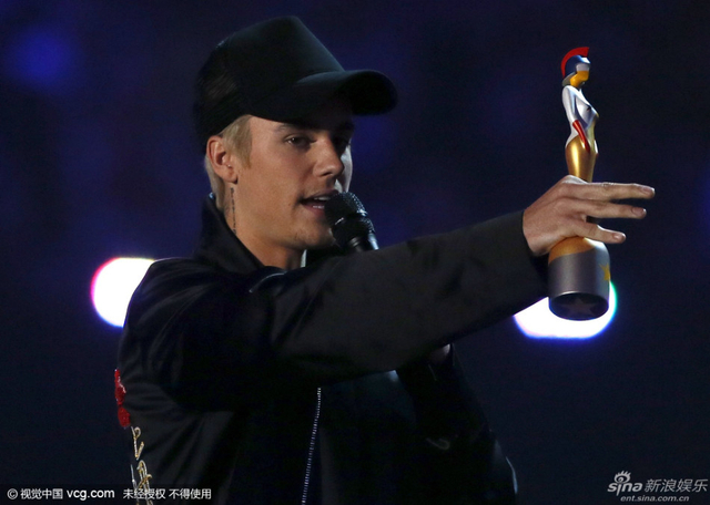 最佳国际男歌手 贾斯汀比伯