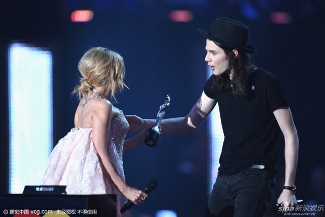 最佳英国男歌手 詹姆斯-贝