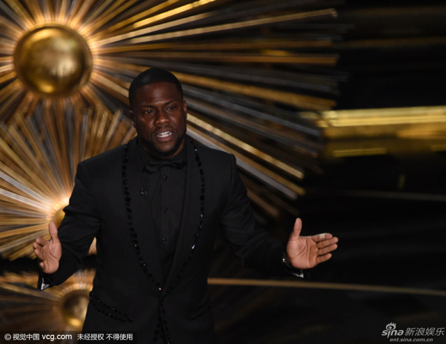 脱口秀主持人凯文-哈特兴奋讲话