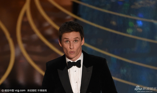 “小雀斑”雷德梅恩颁发最佳女主角大奖