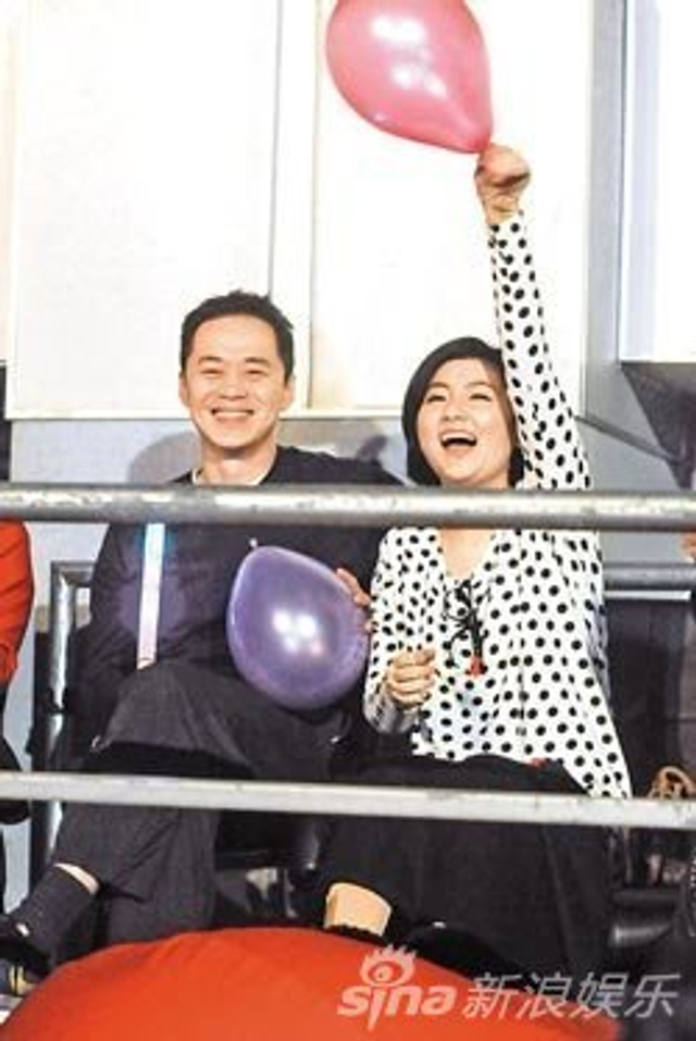 Selina曾和老公张承中一起去看Hebe的演唱会