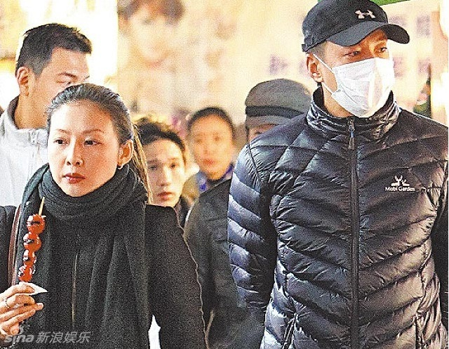何润东与太太私照曝光显恩爱