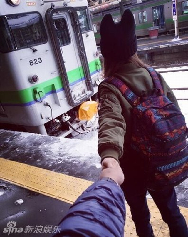 何润东与太太私照曝光显恩爱