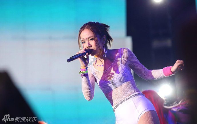 邓紫棋深情献唱