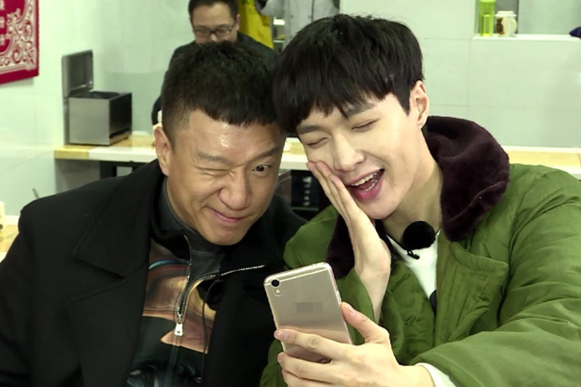 孙红雷张艺兴自拍