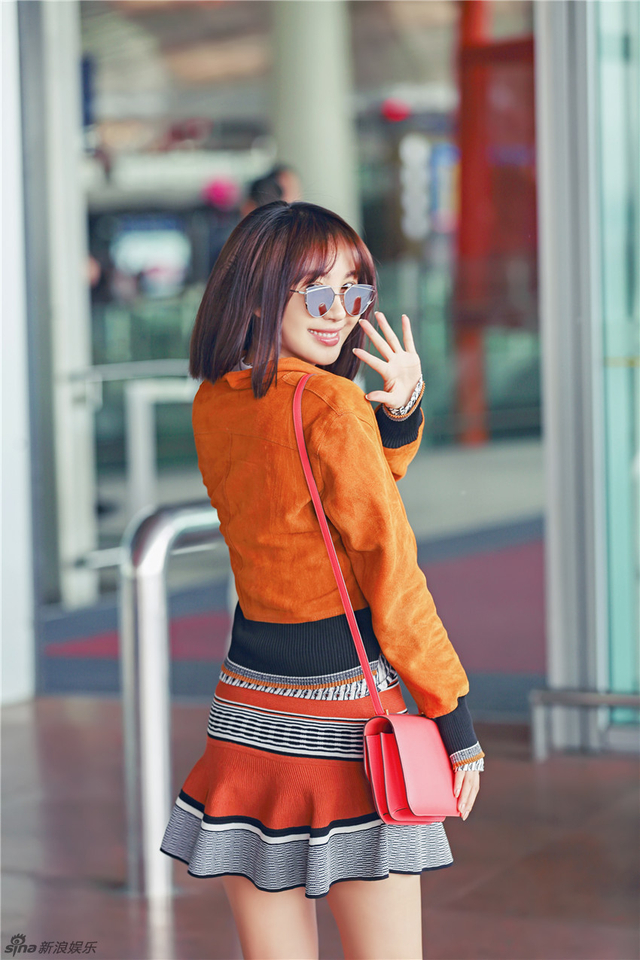 李菲儿机场look