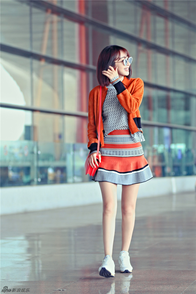 李菲儿机场look