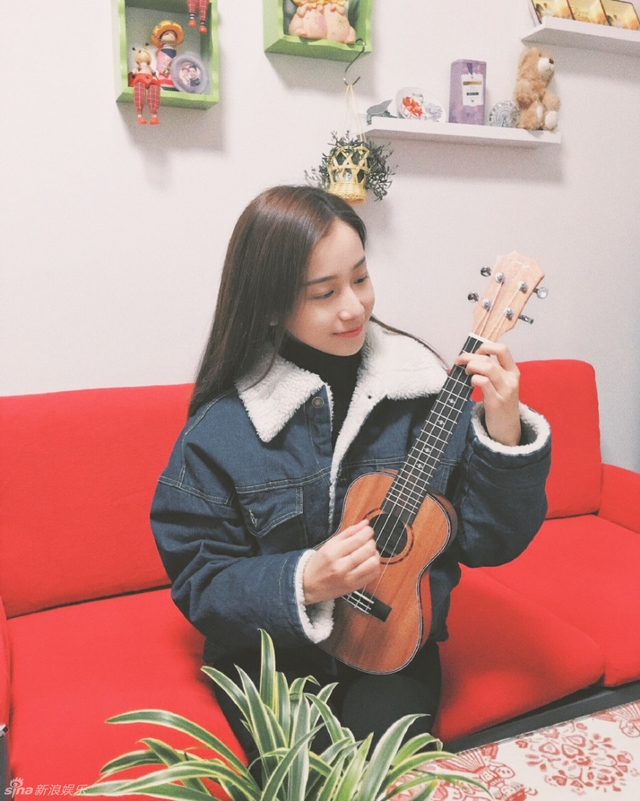 姜梓新弹乌克丽丽