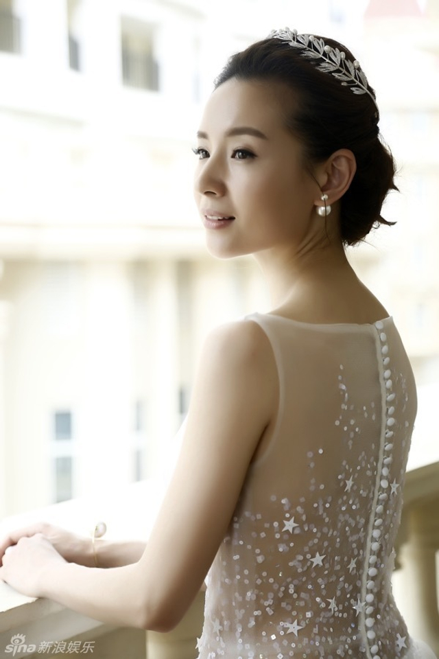 董洁婚纱剧照