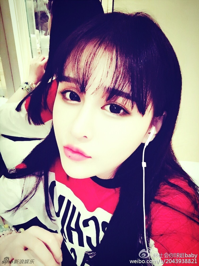 赵本山女儿被骂整容靠爹 怒挂网友id