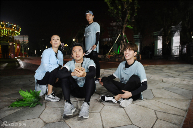 网友参与撕名牌