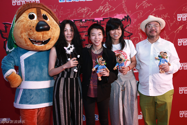 天后王菲现身为郑钧站台_新浪图片