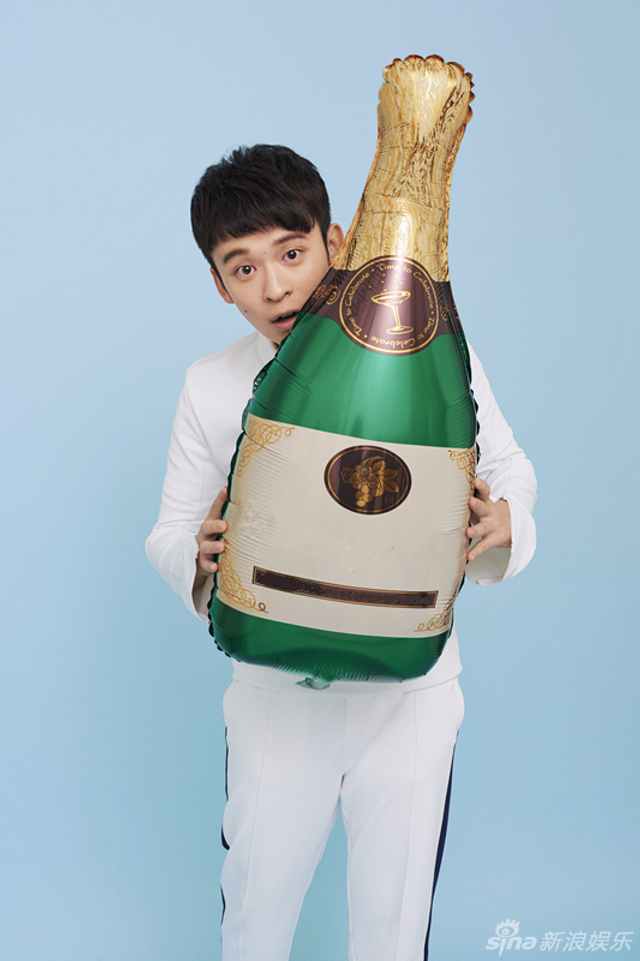 董子健纯白大片曝光