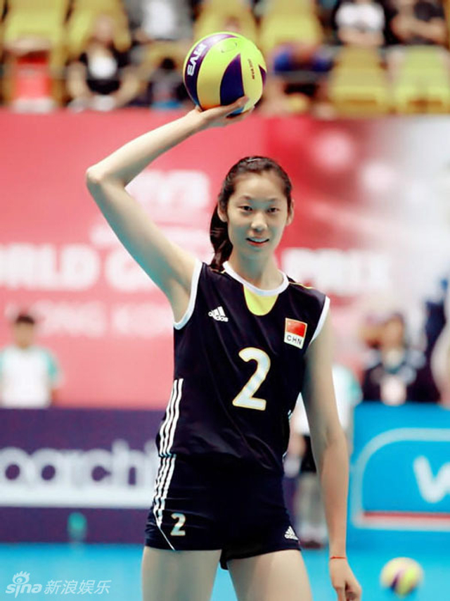 主攻朱婷，今年21岁，身高：195cm