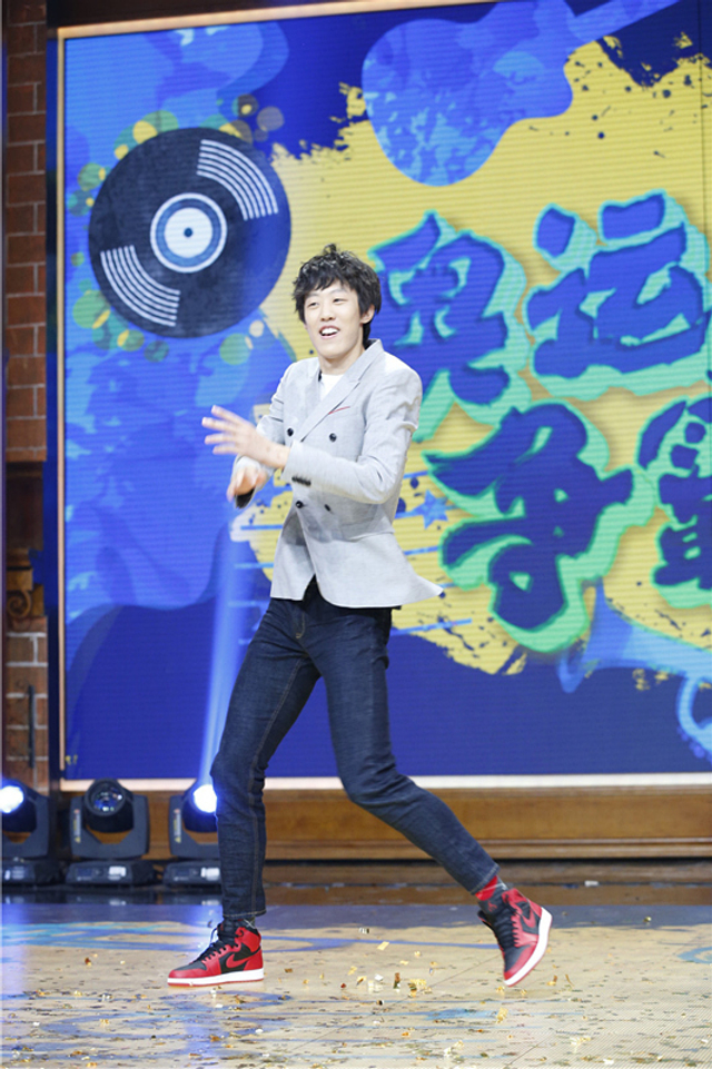 画面太美!《天天向上》马龙与张国伟共舞