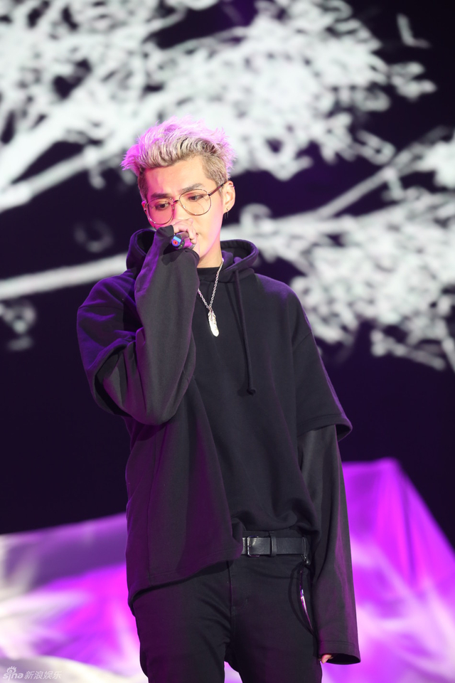 吴亦凡表演