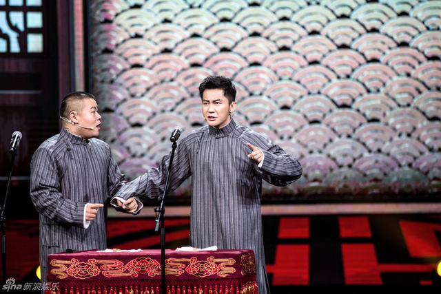 李晨、岳云鹏表演相声