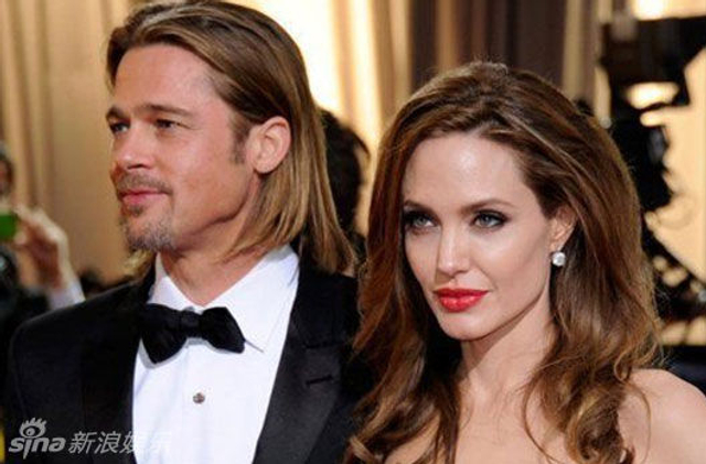 朱莉皮特2年婚姻终结 昔日恩爱瞬间盘点