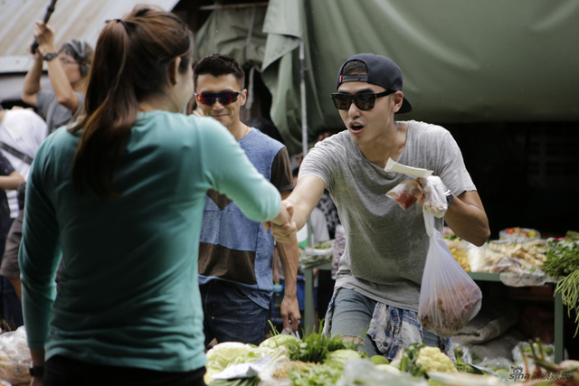 阮经天谢霆锋赤膊相见