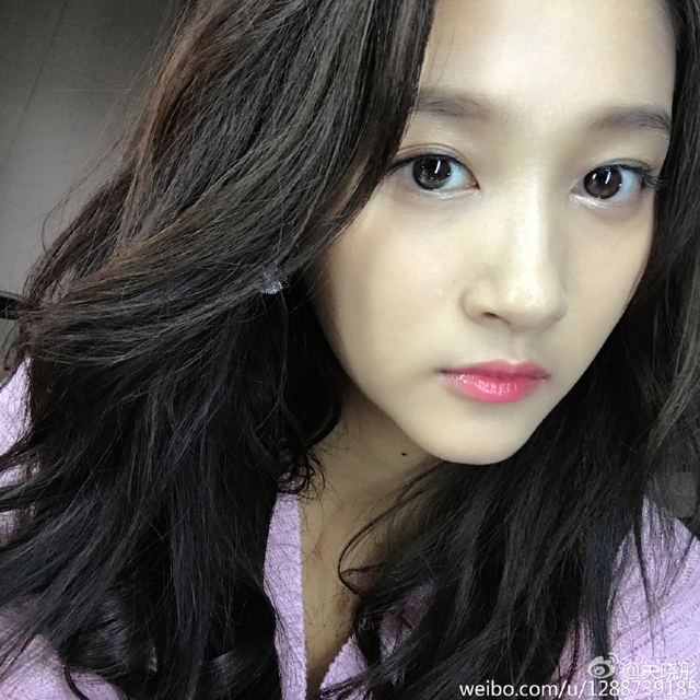 [茶娱]关晓彤变古装侠女 空中帅气舞剑